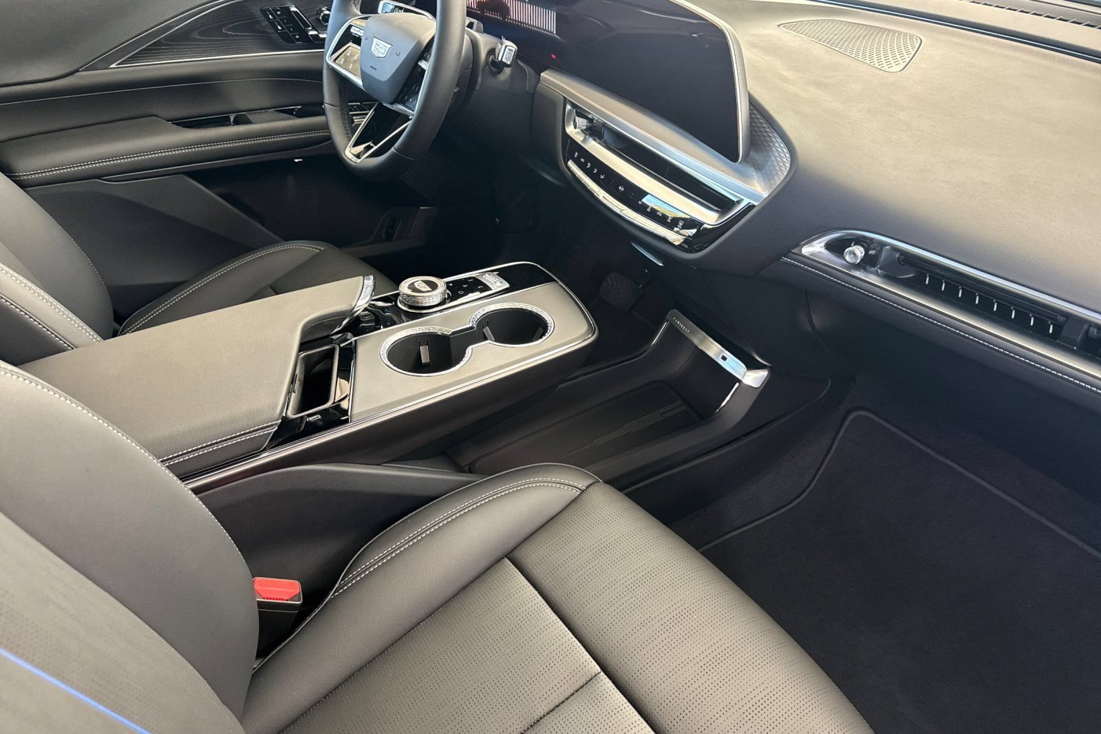 New 2026 Vibrant White Tricoat Cadillac Sport image 15