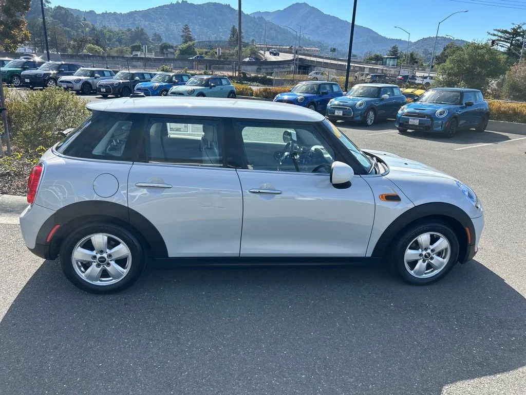 Used 2015 White MINI Base image 8
