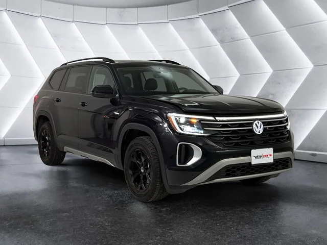 2024 Volkswagen Atlas 2.0T Peak Edition SEL