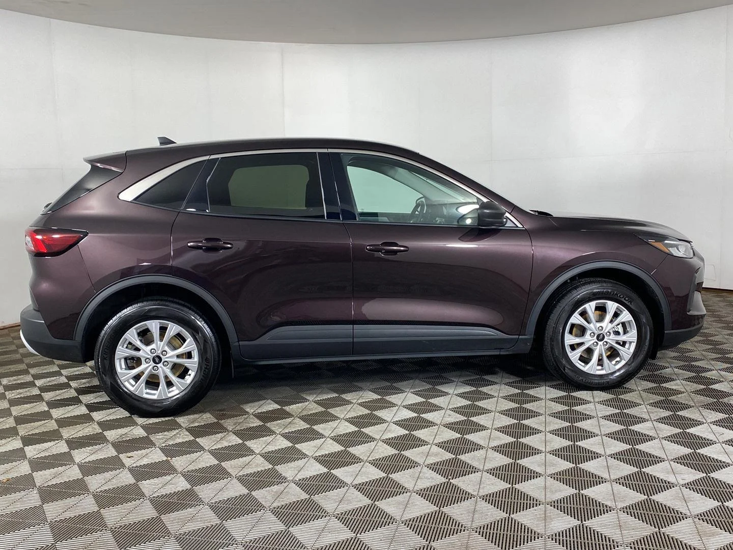 Used 2023 Cinnabar Red Ford Active image 25