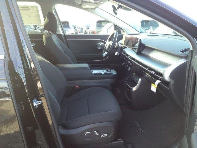 New 2026 Abyss Black Hyundai SE image 16