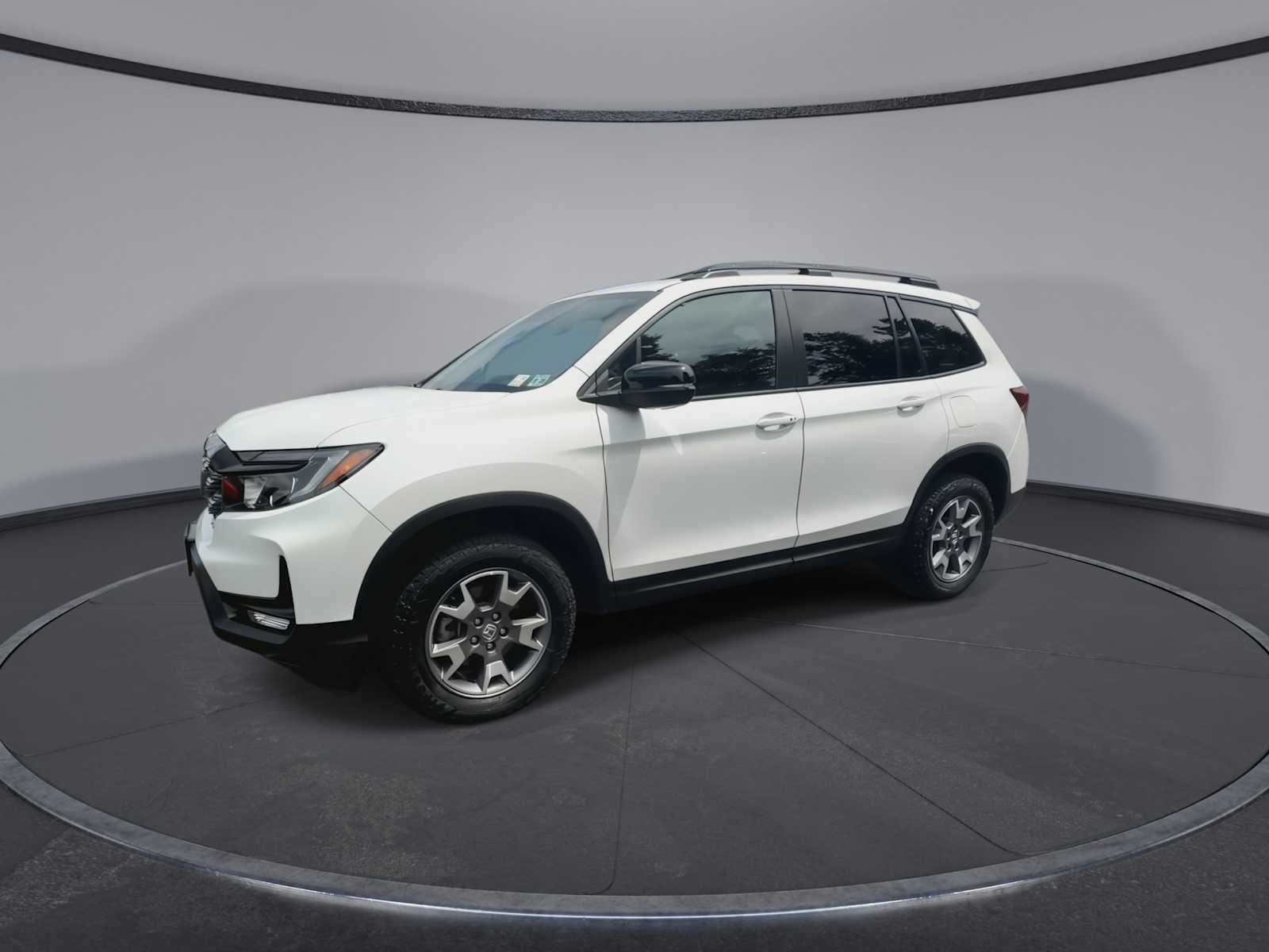 Used 2023 Platinum White Pearl Honda TrailSport image 4