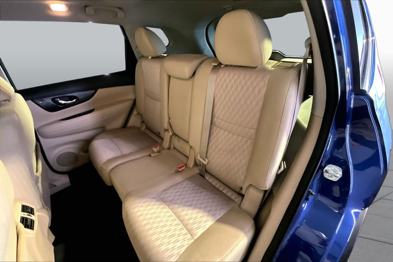 Used 2018 Caspian Blue Nissan SV image 21