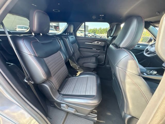 Used 2025 Gray Ford ST-Line image 24