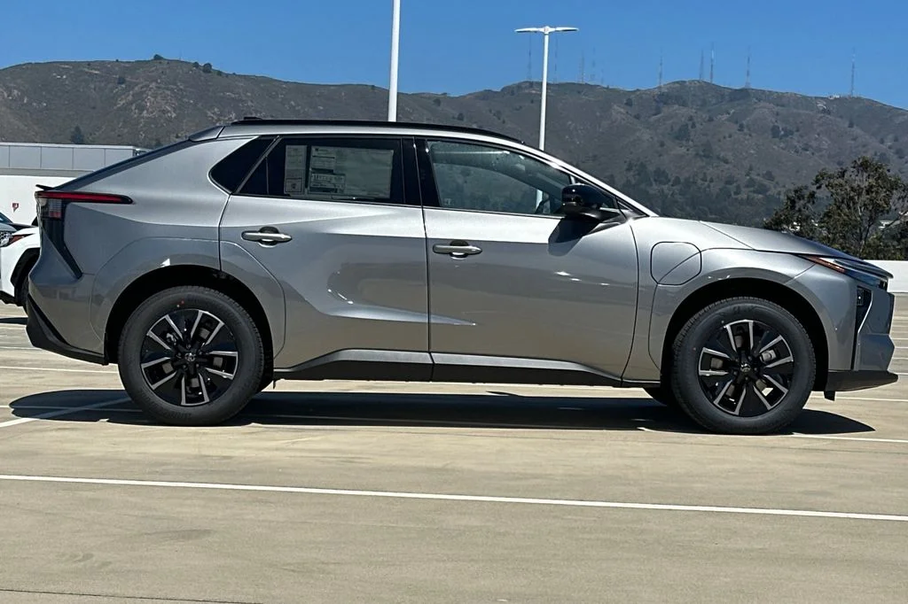 New 2026 Heavy Metal <sup>1</sup> Toyota  XLE image 3