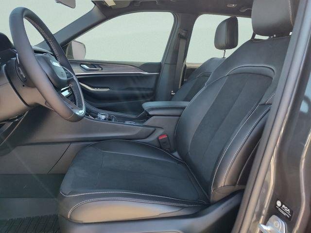 New 2026 Baltic Gray Metallic Clearcoat Jeep Laredo image 28