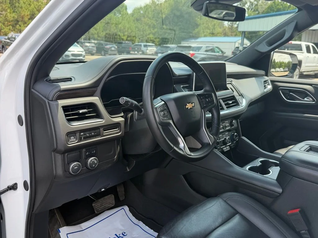 Used 2024 Summit White Chevrolet LT image 4
