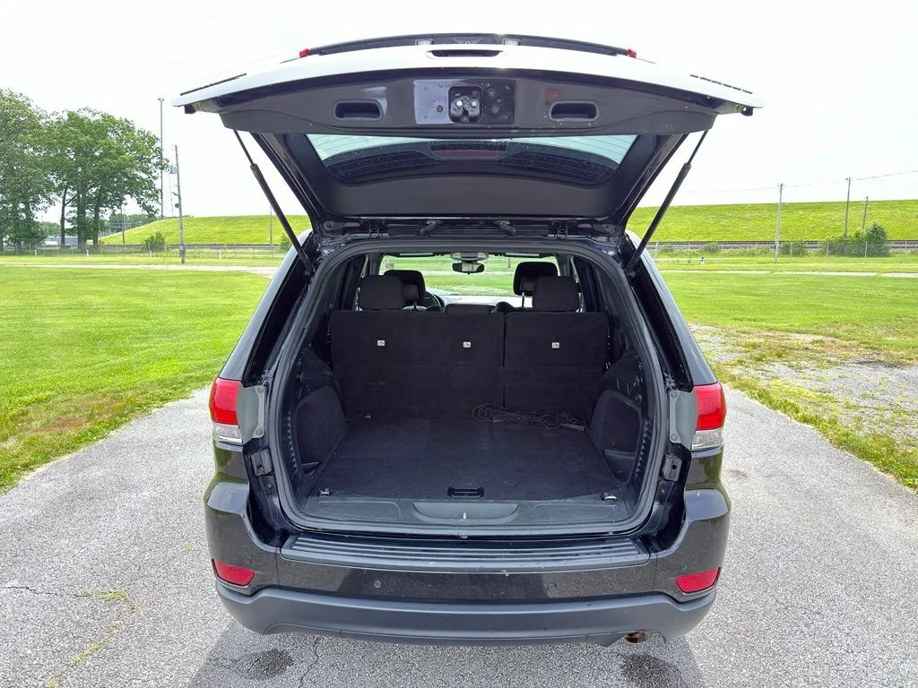 Used 2017 Black Jeep Laredo image 18