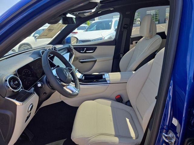 New 2026 Starling Blue Metallic Mercedes-Benz GLC300 image 22