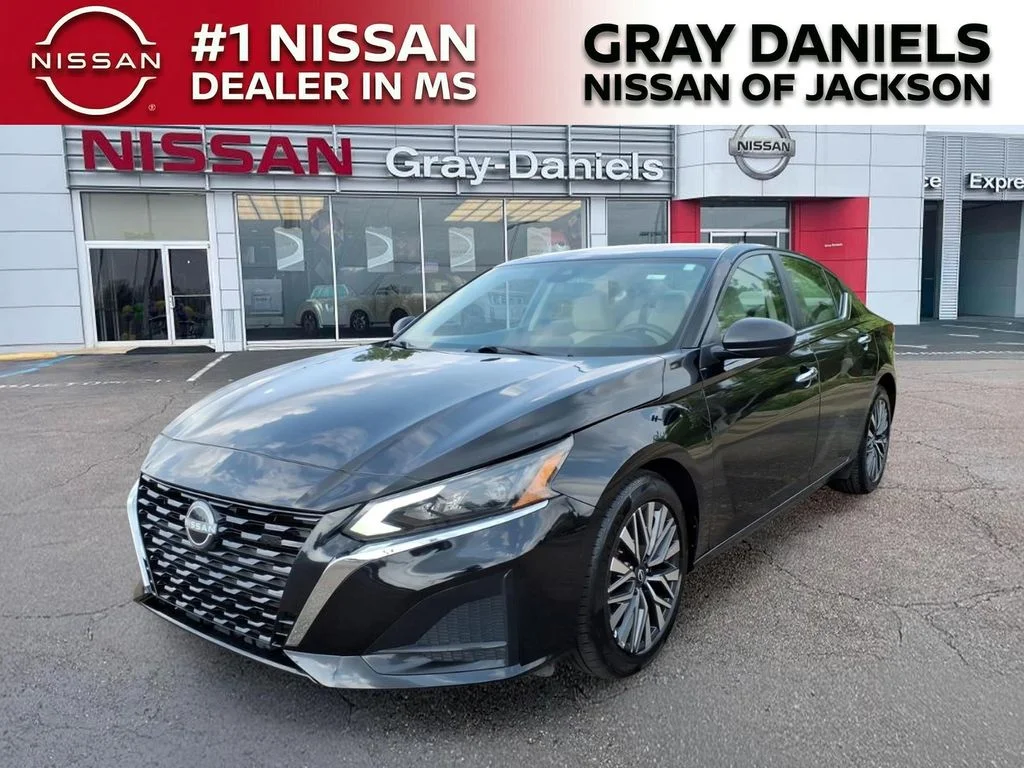 Used 2025 Black Nissan 2.5 SV image 3