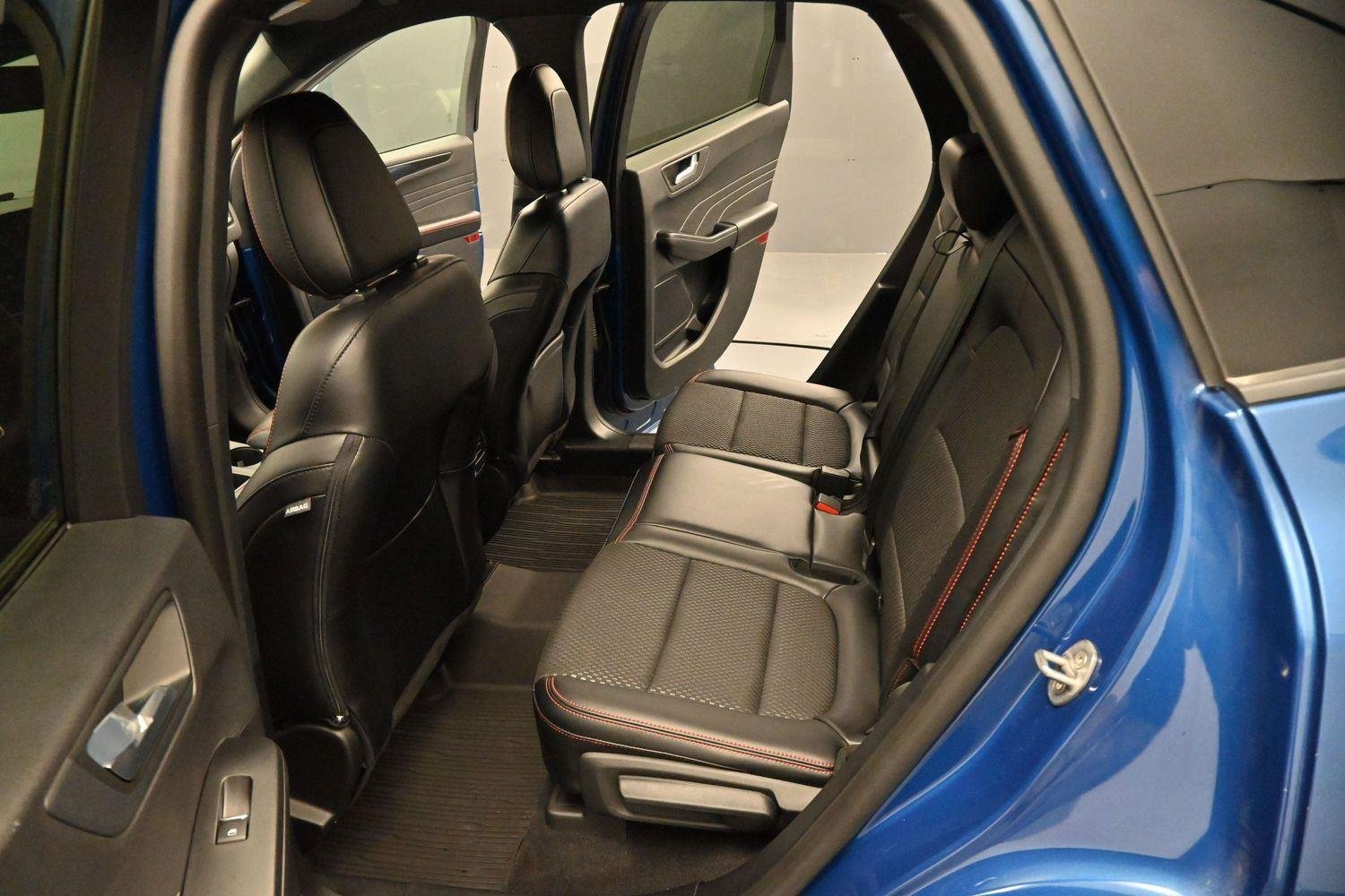 Used 2023 Atlas Blue Ford ST-Line Elite image 29