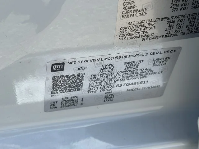 New 2026 Glacier White Tricoat GMC SLT image 35