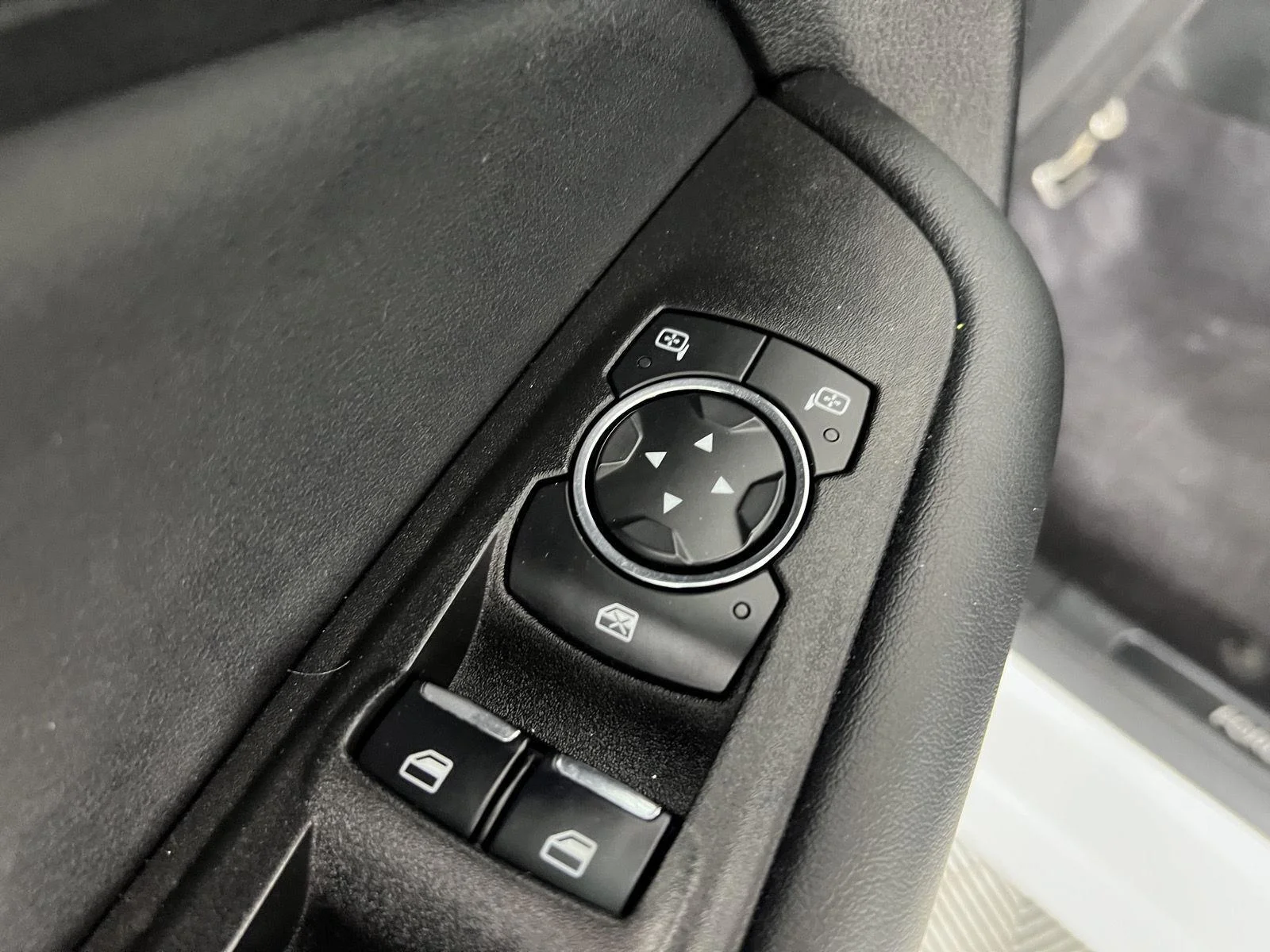 Used 2023 Wh Ford ST image 19
