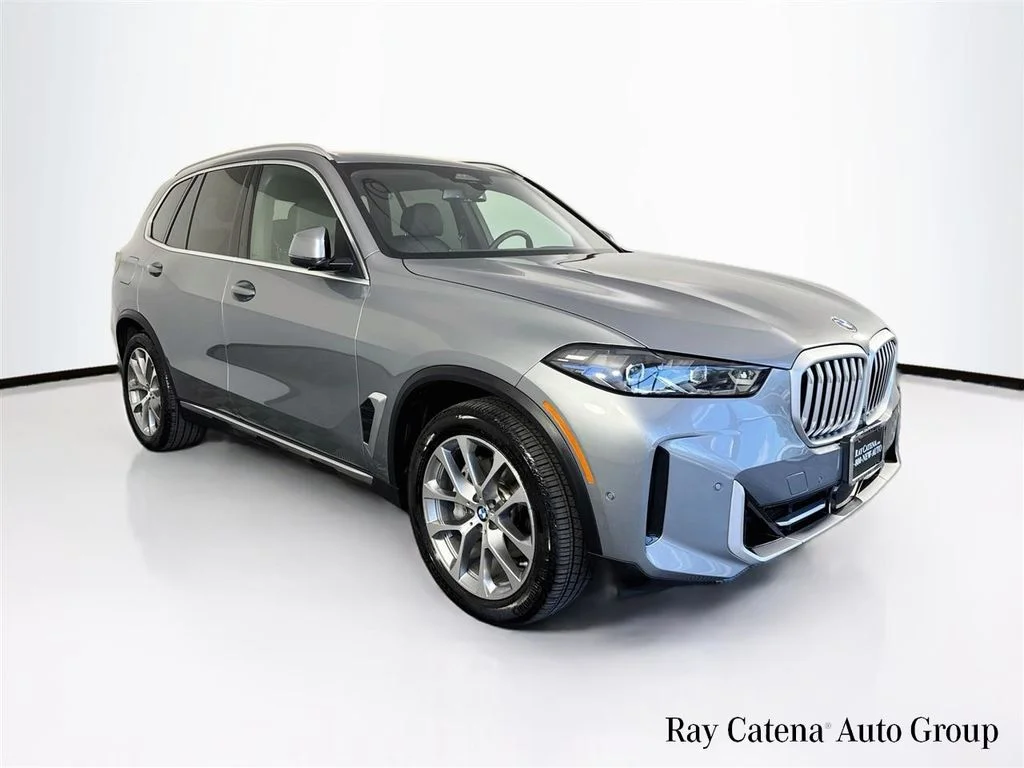 Used 2026 Gray BMW xDrive40i image 1