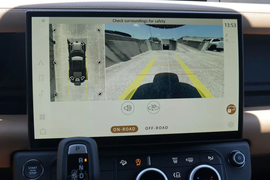 New 2026 Black Land Rover X-Dynamic SE image 13