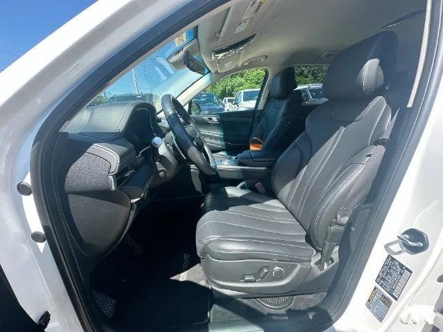 Used 2024 White Genesis 2.5T image 28