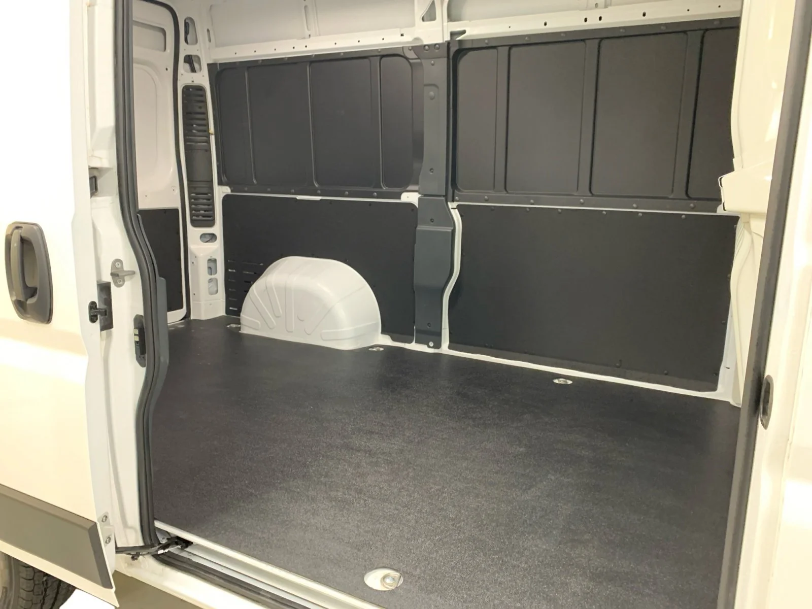 Used 2025 White Ram Tradesman image 16