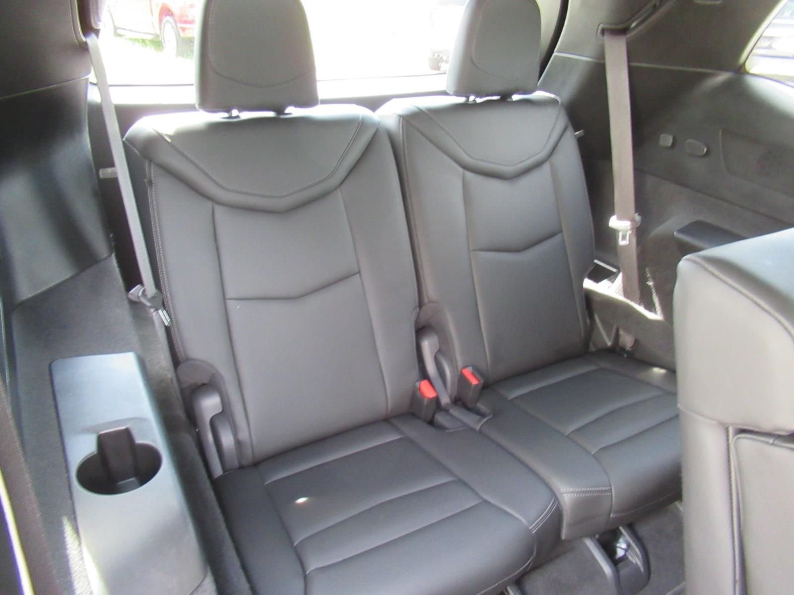 Used 2022 White Cadillac Luxury image 33