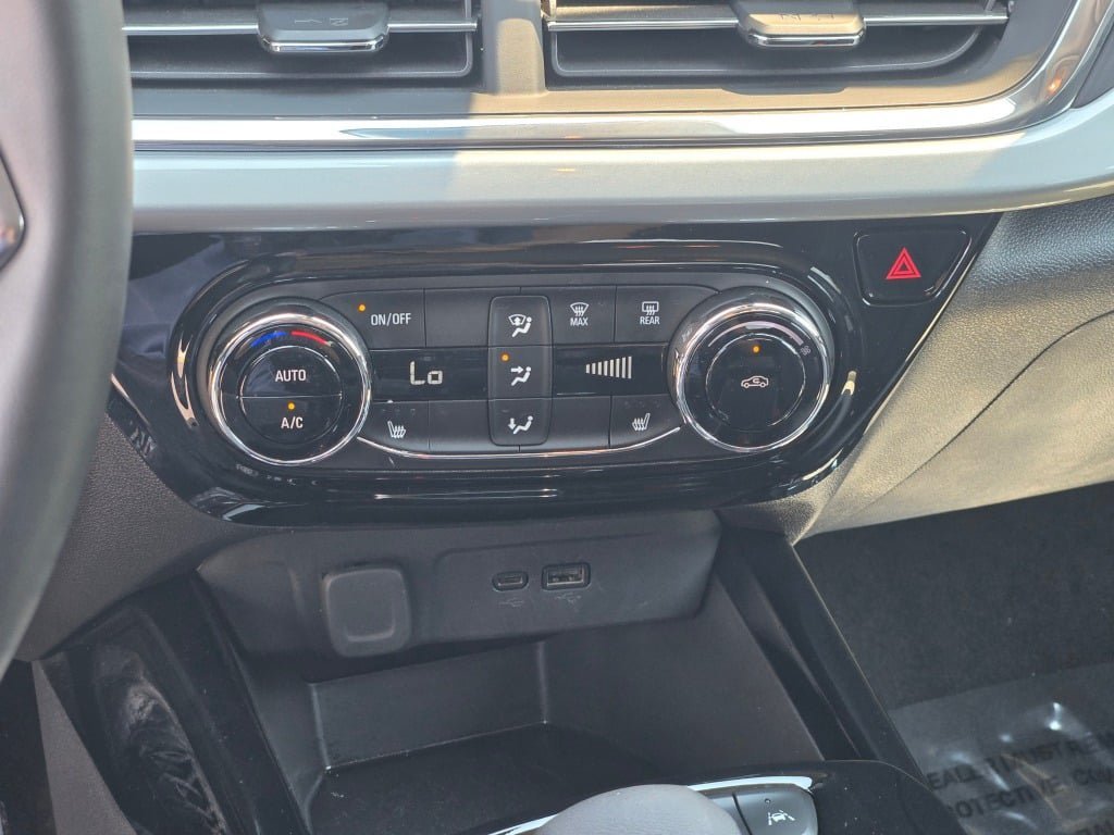 2025 Chevrolet Trax LT - Photo 25