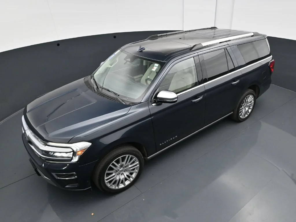 Used 2024  Ford Platinum image 41
