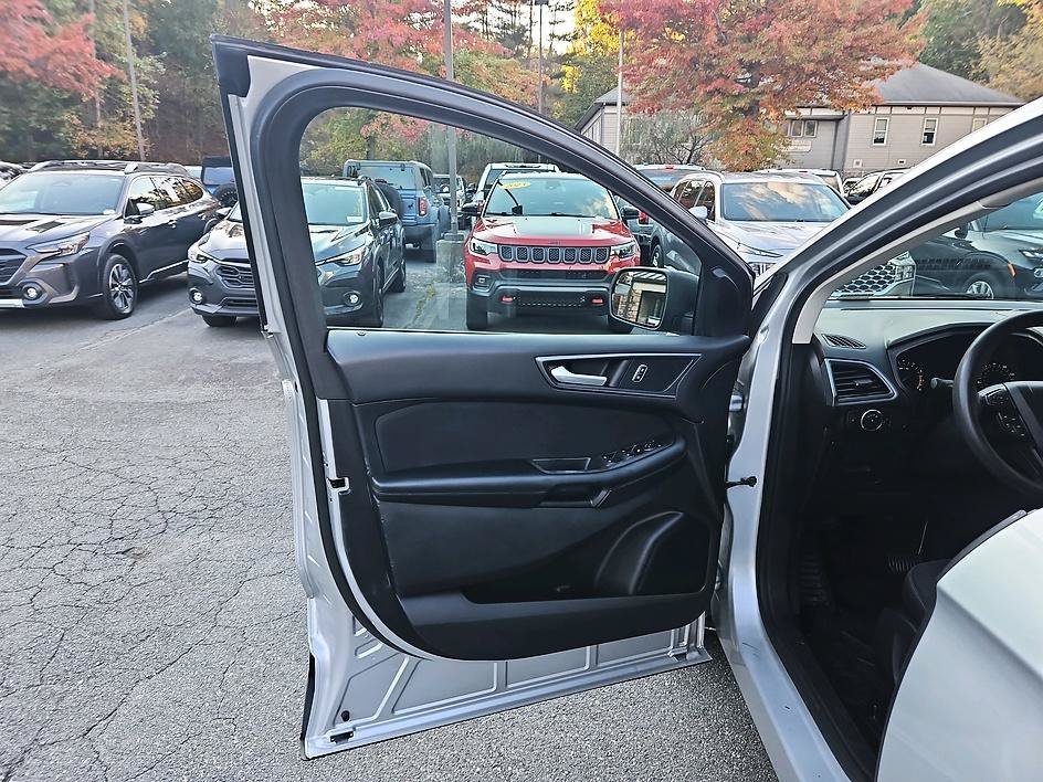 Used 2016 Ingot Silver Ford SE image 10