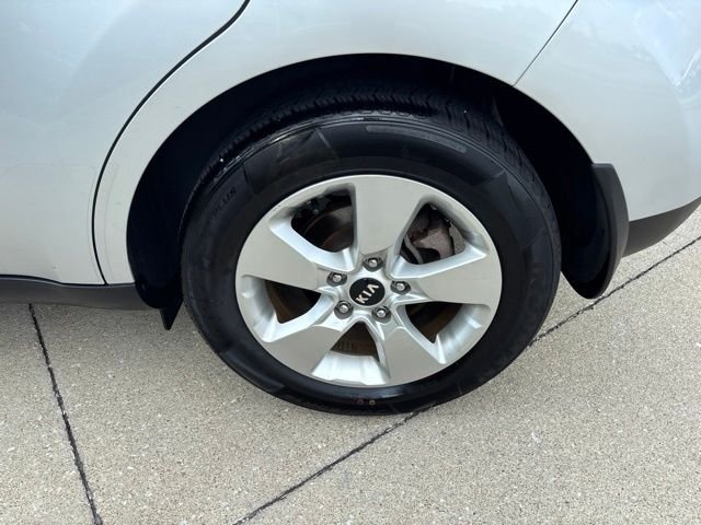 Used 2018 Bright Silver Kia Base image 10