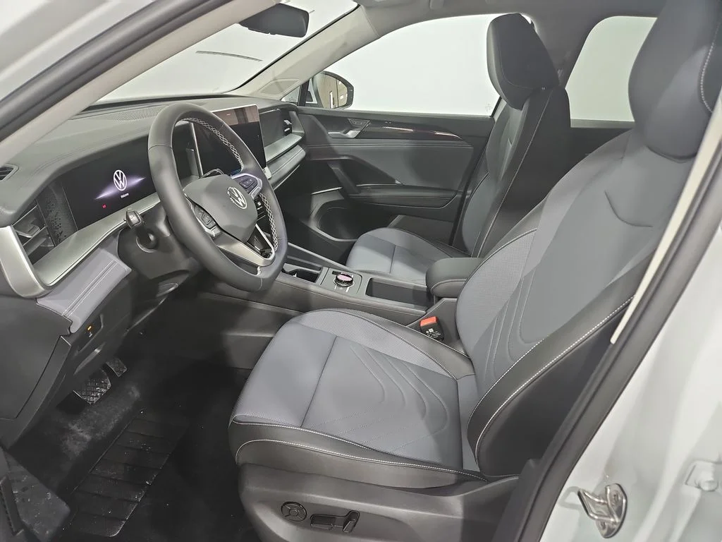 New 2026 White Volkswagen 2.0T SE image 9