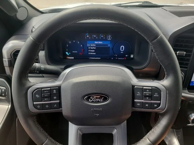 Used 2025 White Ford Lariat image 30