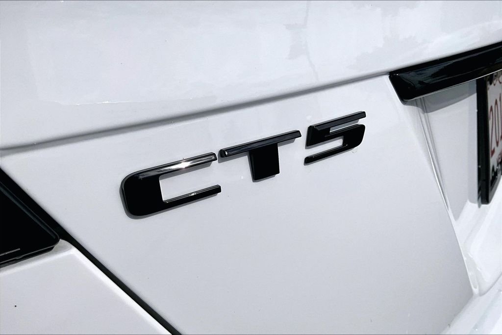 Used 2024 White Cadillac V-Series image 33