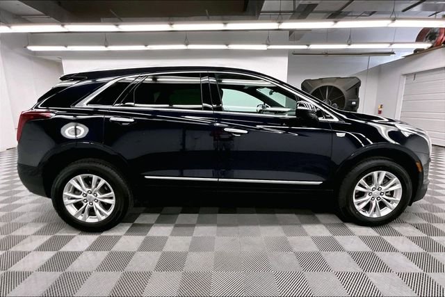 Used 2022 Dark Moon Blue Metallic Cadillac Luxury image 15