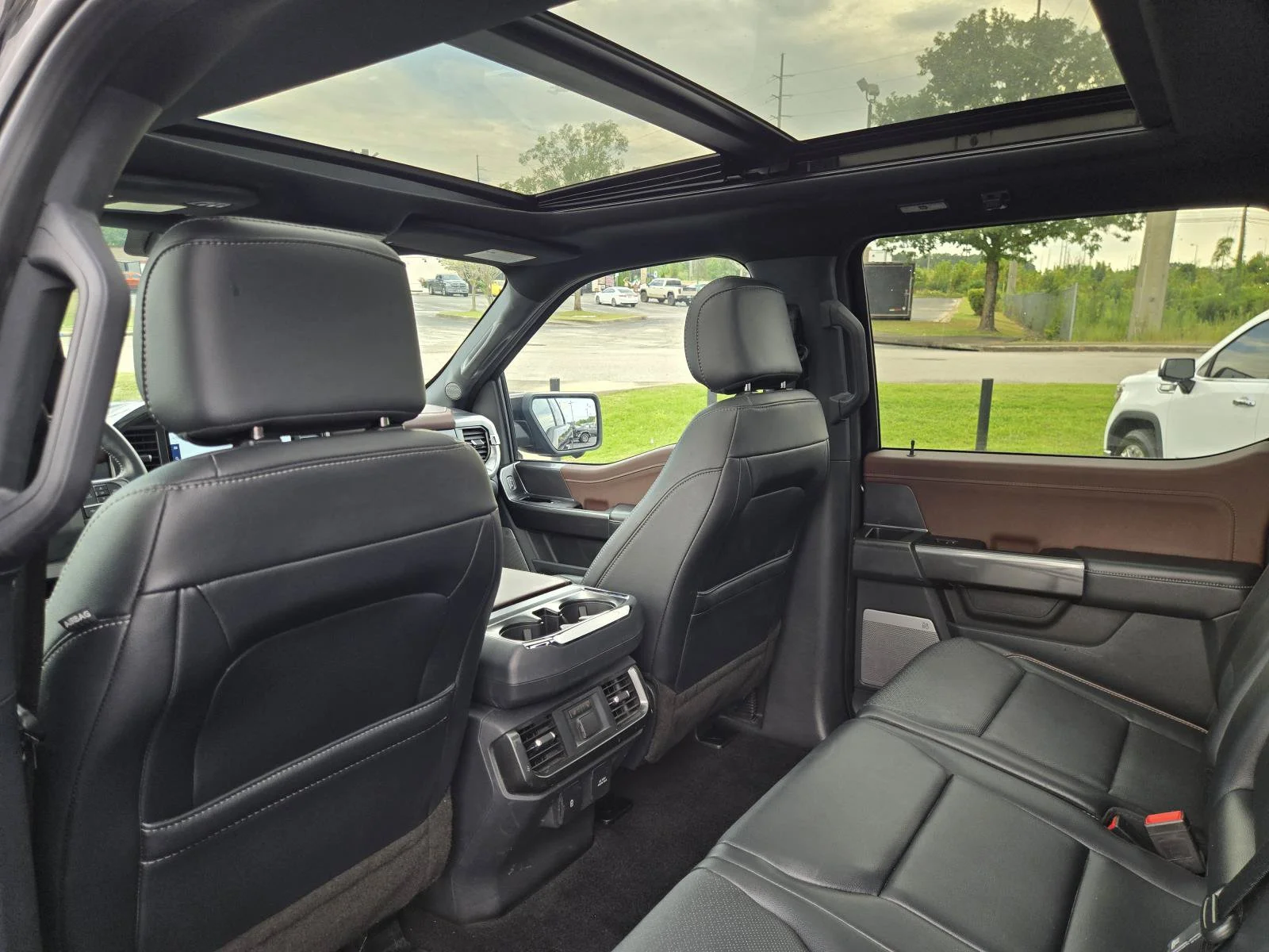Used 2021 Black Metallic Ford Lariat image 14
