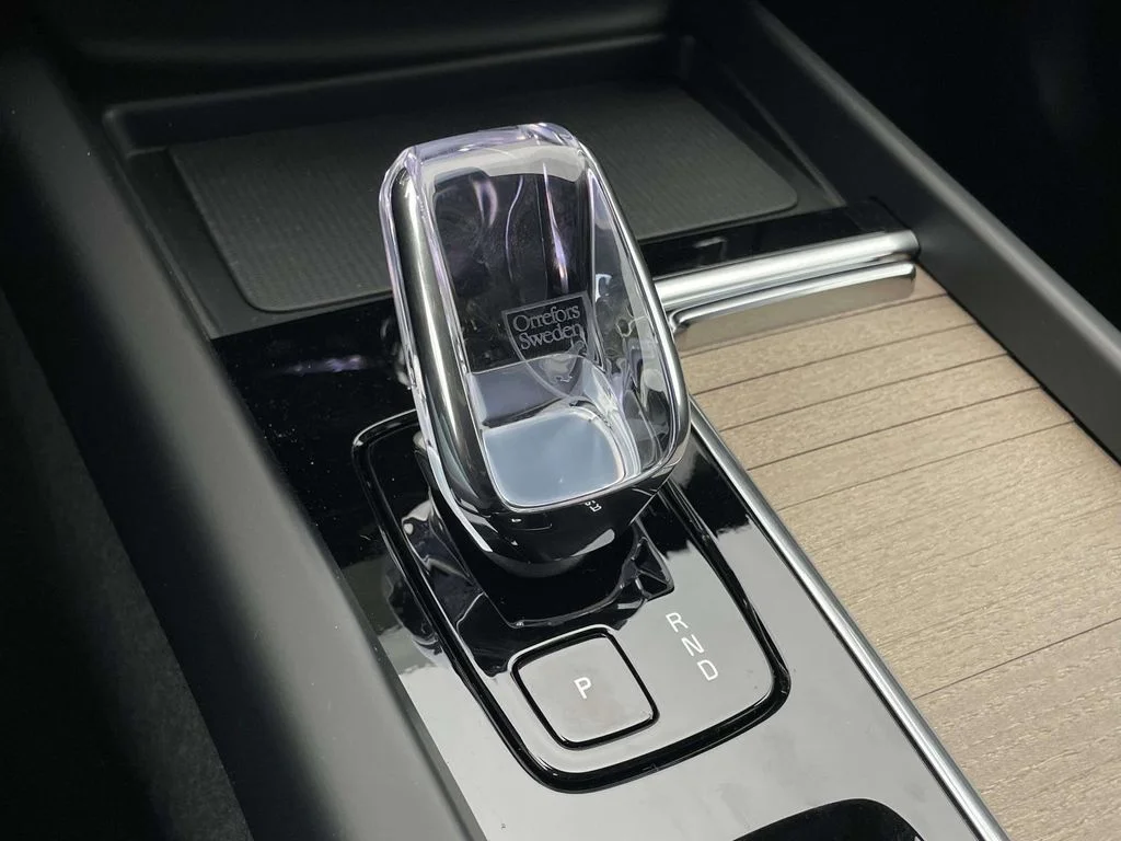 New 2026 Crystal White Volvo Plus image 20
