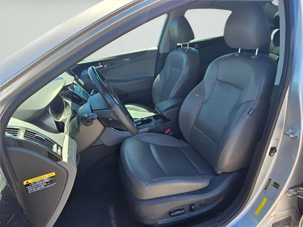 Used 2012 Radiant Silver Metallic Hyundai 2.4L Limited image 10