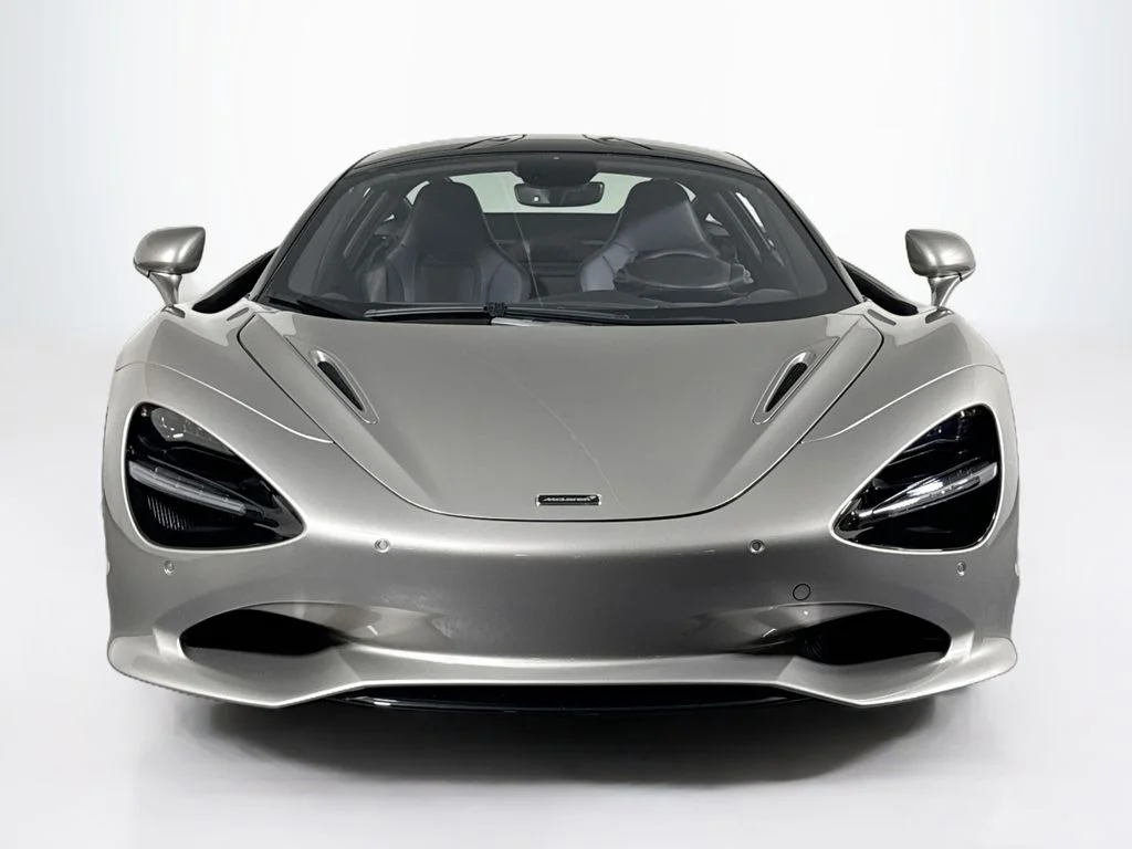 Used 2025 Blade Silver McLaren Coupe image 8