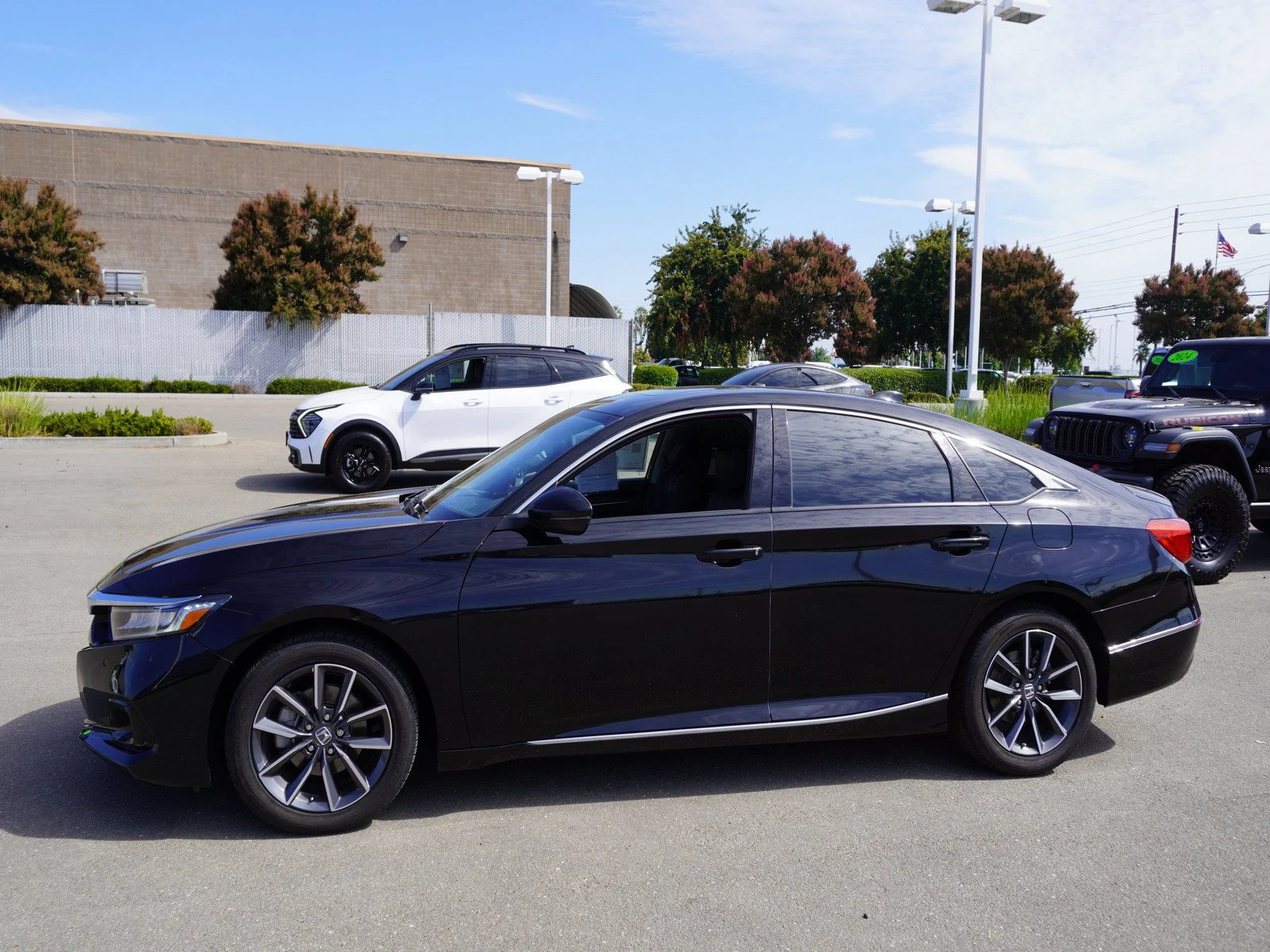 Used 2022 Crystal Black Pearl Honda EX-L image 6