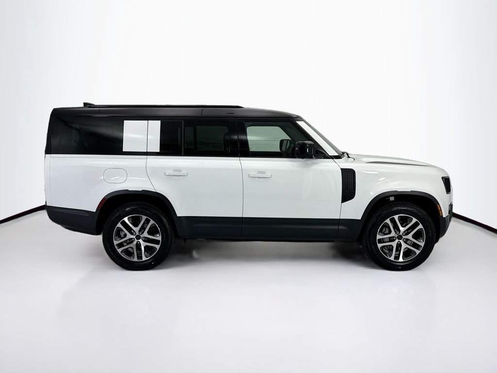 Used 2026 Fuji White Land Rover S image 4