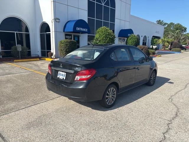 Used 2020 Black Mitsubishi  image 4