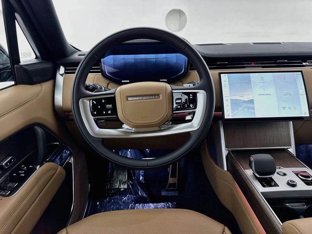 New 2027 Belgravia Green Land Rover SE image 23