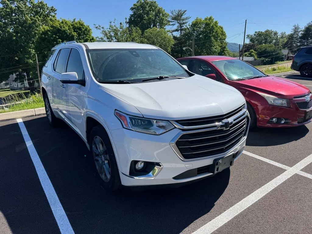 Used 2018 Beige Chevrolet Premier image 8