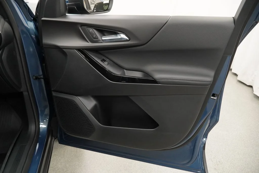 2027 Chevrolet Equinox LT - Photo 29