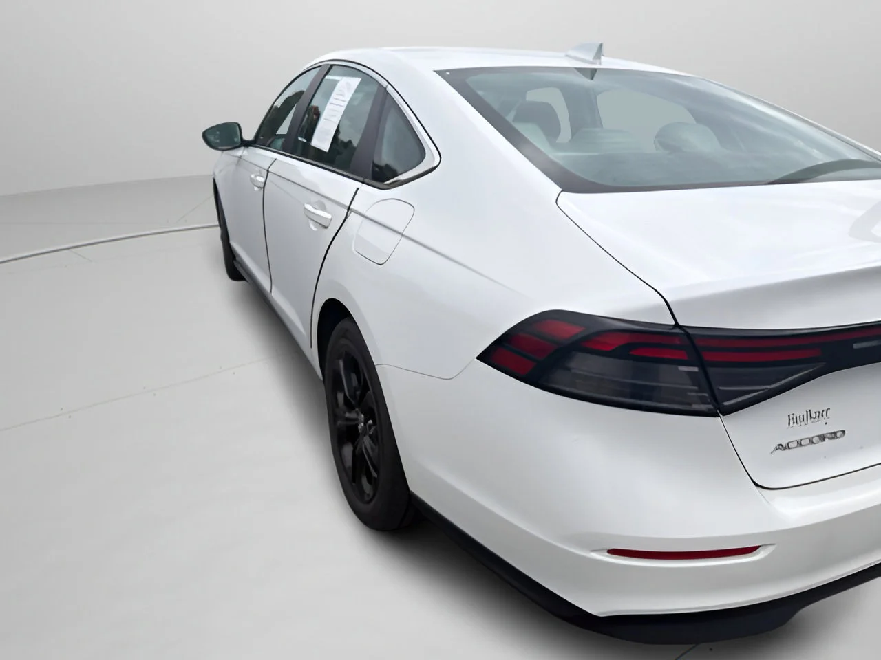 Used 2023 Platinum White Pearl Honda LX image 9