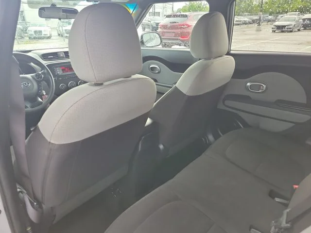 Used 2016 Silver Kia Base image 9