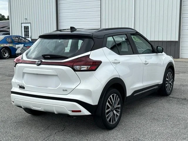 Used 2023 White Nissan SR image 7