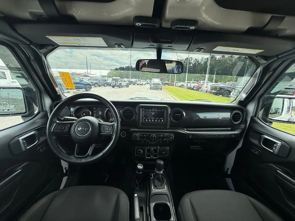 Used 2021 White Jeep Unlimited Sport Altitude image 14