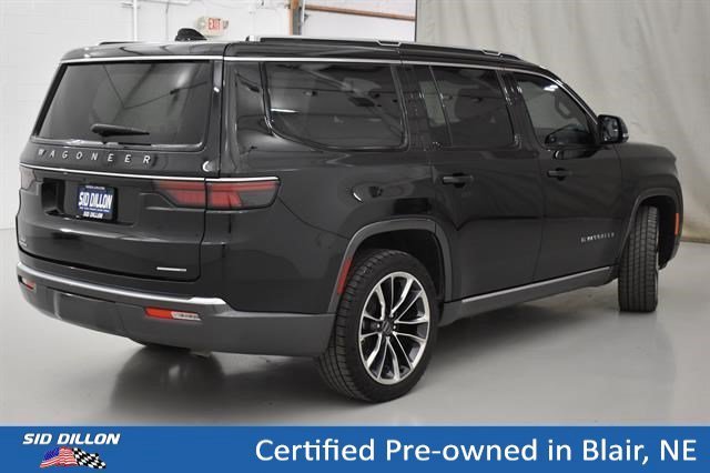 Used 2022 Diamond Black Crystal Pearlcoat Jeep Series III image 14