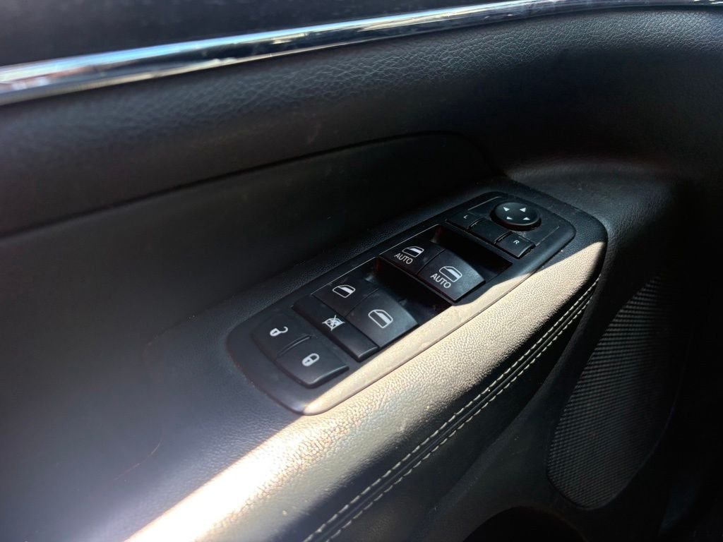 Used 2017 Red Jeep Limited image 21