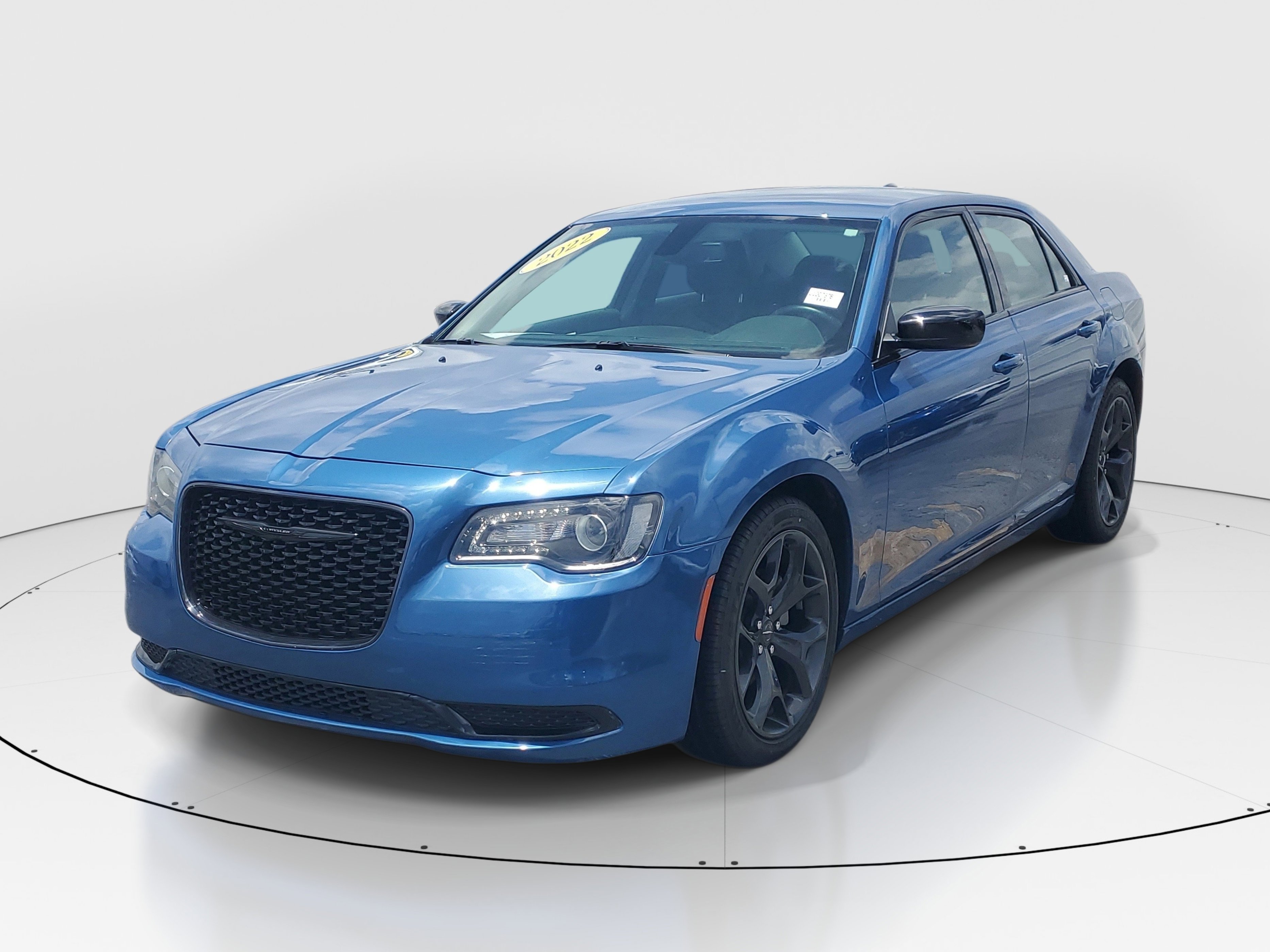 Used 2022 Frostbite Chrysler Touring image 3
