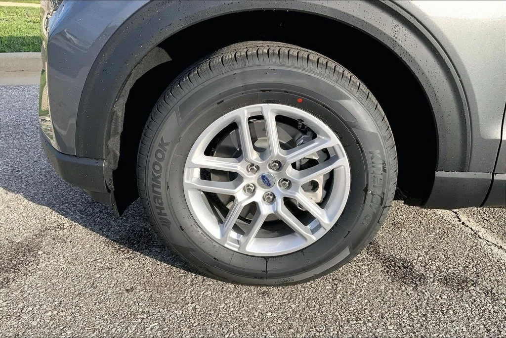 New 2027 Gray Ford Active image 12