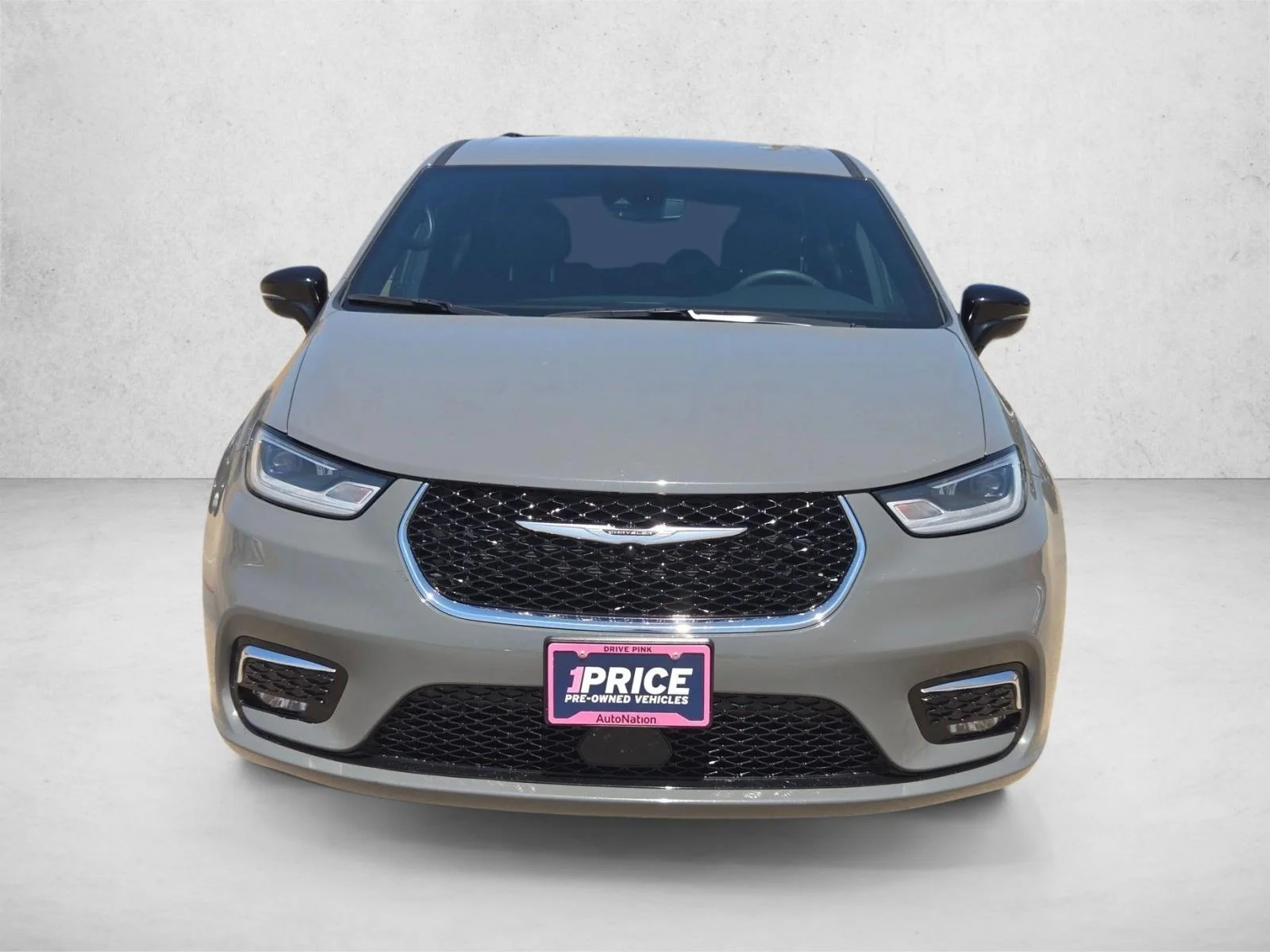 Used 2025 Ceramic Gray Clearcoat Chrysler Select image 2