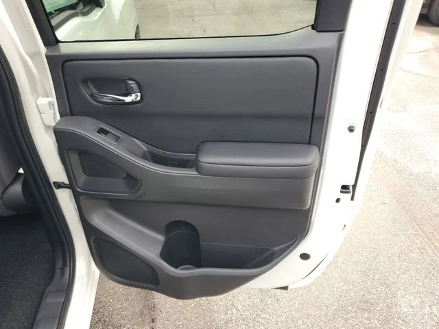 New 2026 Glacier White Nissan Crew Cab SV image 28